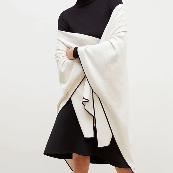 MM Lafleur The Angelou Shawl Contrast Ivory - Picture 2 of 8